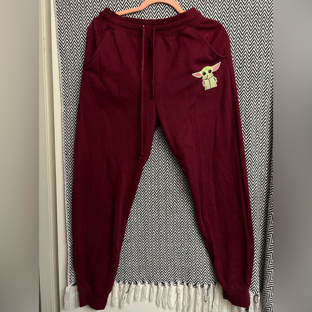 Star Wars Baby Yoda sweats - Medium